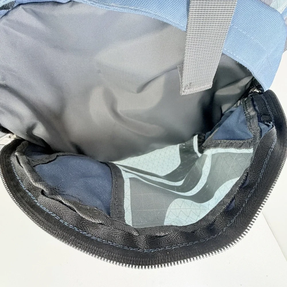 VAUDE Brenta 26 Hiking Backpack Blue Gray Ventilated Back Panel Rain Cover Sz M